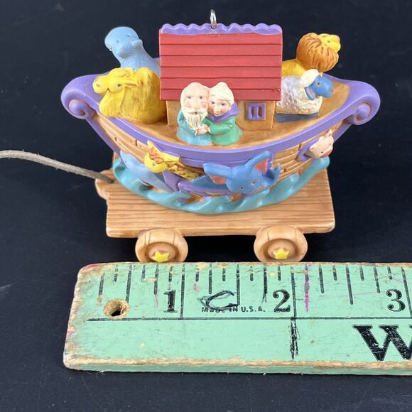 Hallmark Keepsake Vintage Safe In Noah's Ark 2000 Pull Toy Christmas Ornament - Picture 10 of 16